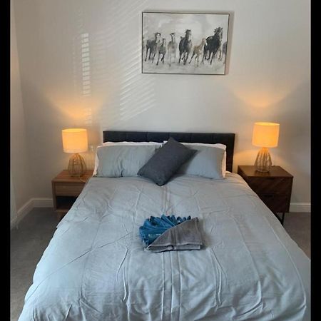 Beautiful Room In Apartment Near Town Centre Rugby Exterior foto