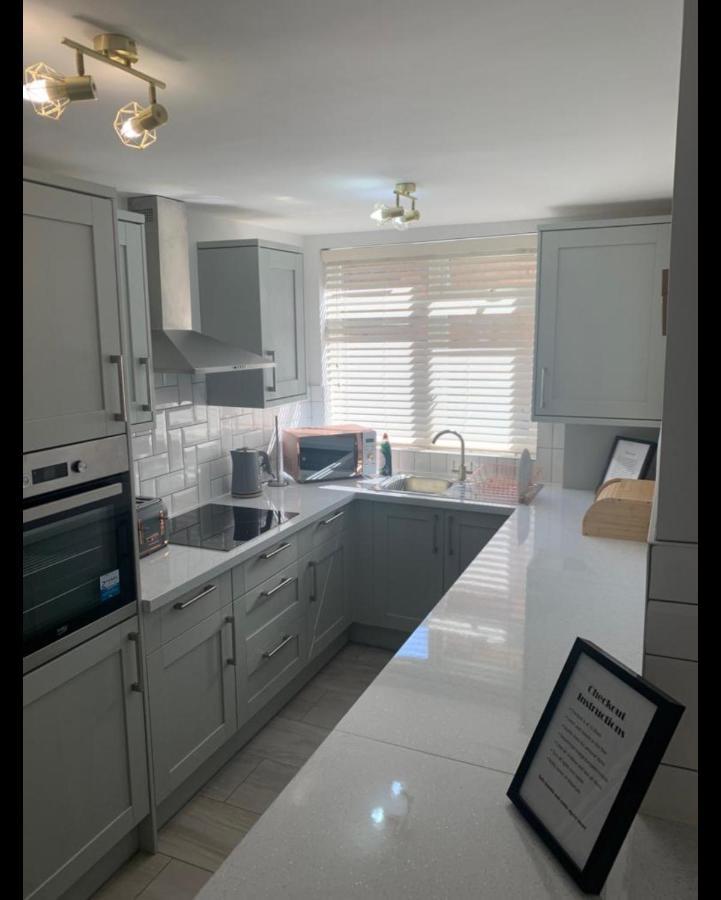 Beautiful Room In Apartment Near Town Centre Rugby Exterior foto