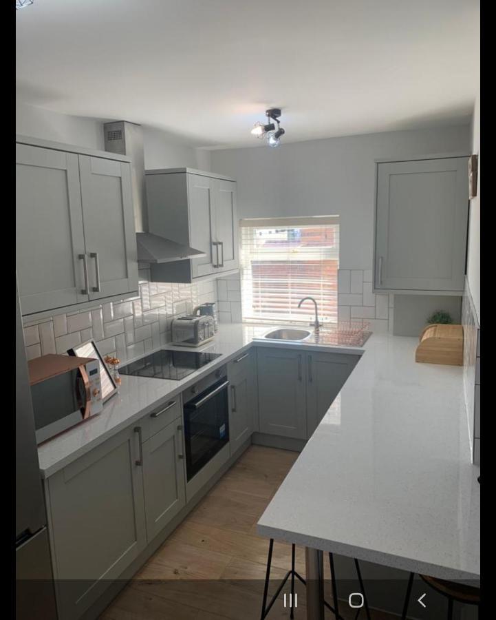Beautiful Room In Apartment Near Town Centre Rugby Exterior foto